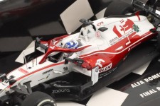 ALFA ROMEO C41 Ultima Carrera Abu Dhabi 2021 Raikkonen - Minichamps Escala 1:43 (417212307)