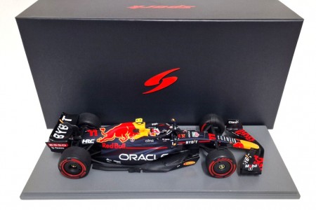 RED BULL RB18 Pole Position GP Arabia Saudi 2022 S. Perez - Con Vitrina - Spark Escala 1:18 (18s755)