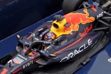 RED BULL RB18 World Champion Winner GP Miami 2022 M. Verstappen - Minichamps Scale 1:43 (417220501)