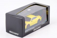 PORSCHE 911 (992) GT3 Touring 2021 Yellow - Minichamps Escala 1:43 (410069601)