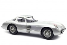MERCEDES-Benz 300 SLR Coupe T1 RAC Tourist Trophy 1955 - CMC Escala 1:18 (M-245)