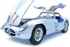MERCEDES-Benz 300 SLR Coupe T1 RAC Tourist Trophy 1955 - CMC Escala 1:18 (M-245)