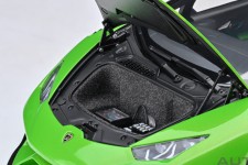 LAMBORGHINI Huracan GT Liberty Walk LB Silhouette 2019 Pearl Green - AutoArt Scale 1:18 (79128)
