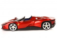 FERRARI DAYTONA SP3 Icona Series 2022 Metallic Red Magma - BBR Escala 1:18 (P18214A)