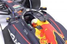 RED BULL RB18 World Champion Winner GP Abu Dhabi 2022 M. Verstappen - Spark Scale 1:18 (18S776)