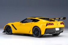 Chevrolet CORVETTE C7 ZR1 2019 Racing Yellow - AutoArt Scale 1:18 (71278)