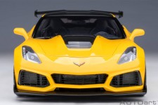 Chevrolet CORVETTE C7 ZR1 2019 Racing Yellow - AutoArt Scale 1:18 (71278)