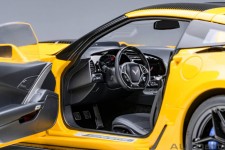 Chevrolet CORVETTE C7 ZR1 2019 Racing Yellow - AutoArt Scale 1:18 (71278)