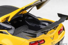 Chevrolet CORVETTE C7 ZR1 2019 Racing Yellow - AutoArt Scale 1:18 (71278)
