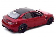 ALFA ROMEO Giulia GTA 2020 Dark Red Metallic - Bburago Escala 1:18 (11048R)