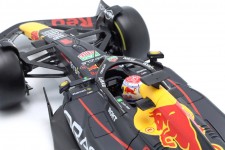 RED BULL RB19 Campeon del Mundo 2023 Max Verstappen - Bburago Escala 1:18 (18003V)