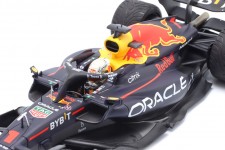 RED BULL RB18 Campeon del Mundo Ganador GP Japan 2022 Max Verstappen - Minichamps Escala 1:18 (110221801)