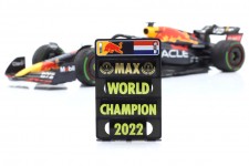 RED BULL RB18 Campeon del Mundo Ganador GP Japan 2022 Max Verstappen - Minichamps Escala 1:18 (110221801)