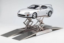 TOYOTA Supra MKIV (A80) 1993 Silver - With Lifter - LCD Scale 1:18 (LCD18020-SI)