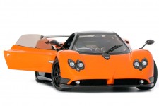 PAGANI Zonda F 2005 St. Tropez Orange - Almost Real Escala 1:18 (ALM854901)