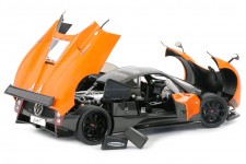 PAGANI Zonda F 2005 St. Tropez Orange - Almost Real Scale 1:18 (ALM854901)