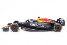 RED BULL RB19 World Champion Winner GP Abu Dhabi 2023 M. Verstappen - Bburago Scale 1:18 (18003VA)