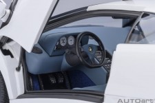 LAMBORGHINI Diablo SE30 Jota 1995 Impact White - AutoArt Escala 1:18 (79145)
