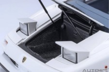 LAMBORGHINI Diablo SE30 Jota 1995 Impact White - AutoArt Scale 1:18 (79145)