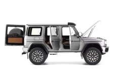 MERCEDES-Benz G63 4x4 AMG 2023 Platino Magno Grey - NZG Scale 1:18 (1075/61)