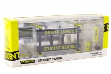 SET Garage Elevador y Herramientas - Student Driver - Tarmac Works Escala 1:64 (T64-001-SD)