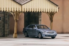 MERCEDES-Benz S-Class (W220) 1998 Horizon Blue Metallic - Tarmac Works Scale 1:64 (T64G-072-BL)
