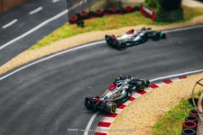 MERCEDES-AMG W13 GP Miami 2022 George Russell - Tarmac Works Scale 1:64 (T64G-F044-GR2)