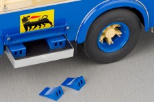 FIAT 642 RN2 Bartoletti Maserati Race Car Transporter 1957 - CMC Escala 1:18 (M-097)