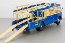 FIAT 642 RN2 Bartoletti Maserati Race Car Transporter 1957 - CMC Escala 1:18 (M-097)