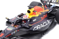 RED BULL RB19 World Champion Sprint Race Qatar 2023 M. Verstappen - Minichamps Escala 1:18 (110231801)