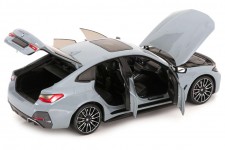 BMW i4 M50 (G26) 2022 Grey Metallic - Minichamps Escala 1:18 (110023010)