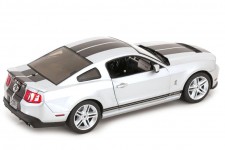 SHELBY Cobra GT500 2011 Silver / Black - Greenlight Scale 1:18 (13673)