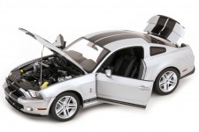 SHELBY Cobra GT500 2011 Silver / Black - Greenlight Escala 1:18 (13673)
