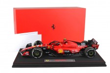 FERRARI SF23 Winner GP Singapore 2023 C. Sainz - With Showcase - BBR Scale 1:18 (BBR231855DDIE-V)