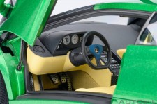 LAMBORGHINI Diablo SE30 Anniversary Edition 1994 Green Metallic - AutoArt Scale 1:18 (79150) 