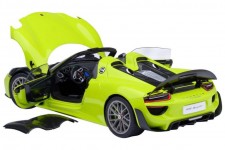 PORSCHE 918 Spyder Weissach Package 2013 Acid Green - AutoArt Escala 1:18 (77921)