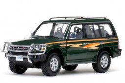 MITSUBISHI Pajero 3.5 V6 1998 Green - SunStar Escala 1:18 (1225)
