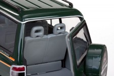 MITSUBISHI Pajero 3.5 V6 1998 Green - SunStar Escala 1:18 (1225)