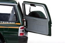 MITSUBISHI Pajero 3.5 V6 1998 Green - SunStar Escala 1:18 (1225)