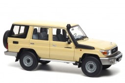 TOYOTA Land Cruiser 76 2017 Cream - Almost Real Scale 1:18 (ALM870102)