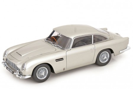 ASTON MARTIN DB5 1964 Silver - AutoArt Scale 1:18 (70287)