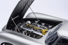 ASTON MARTIN DB5 1964 Silver - AutoArt Escala 1:18 (70287)