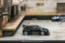 TOYOTA Pandem Yaris GR Black - Tarmac Works Escala 1:64 (T64R-080-BK)