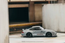 PORSCHE 993 Remastered By Gunther Werks Grey - Tarmac Works Escala 1:64 (T64R-TL054-GY)