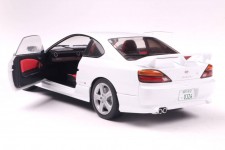NISSAN Silvia S15 Spec-R Aero 1999 White - Solido Escala 1:18 (S1812201)