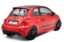 FIAT F595 Abarth 2022 Maranello Red - Solido Escala 1:18 (S1811305)