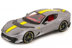FERRARI 812 Competizione 2021 Grey Metallic - Bburago Escala 1:18 (01647)