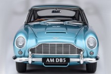 ASTON MARTIN DB5 1963 Caribbean Pearl Blue - AutoArt Scale 1:18 (70288)