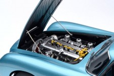 ASTON MARTIN DB5 1963 Caribbean Pearl Blue - AutoArt Scale 1:18 (70288)