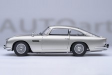 ASTON MARTIN DB5 1964 007 James Bond Goldfinger - AutoArt Scale 1:18 (70296)